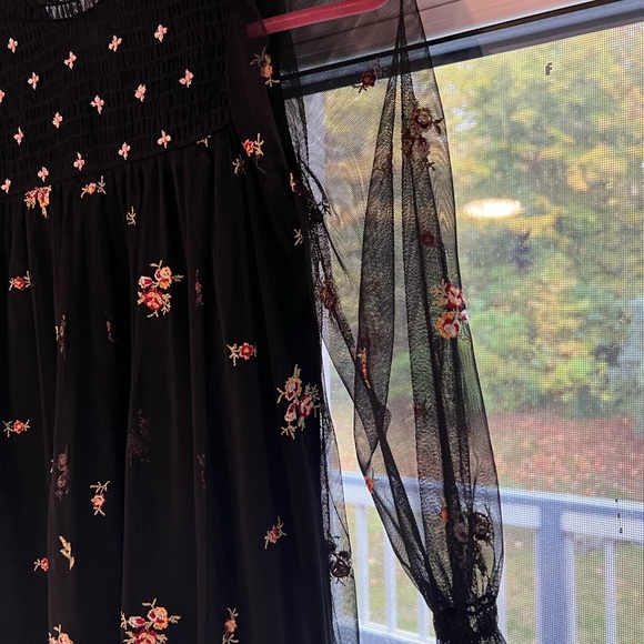 Zara size 7 black mesh dress with roses. Super cute perfect for holidays. - Picture 11 of 11